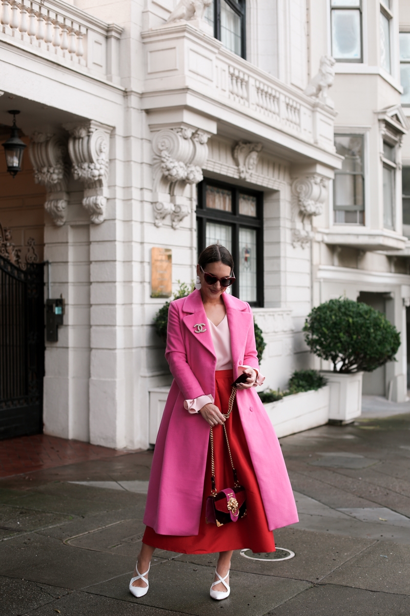 Màu hồng cam phối với màu gì đẹp, nịnh da và phong cách? – Cardina