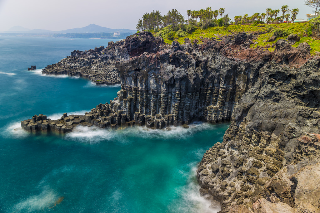 Đi Hàn mặc gì check-in đảo Jeju - một cứ điểm du lịch nổi tiếng với những cảnh đẹp thiên nhiên mê hồn