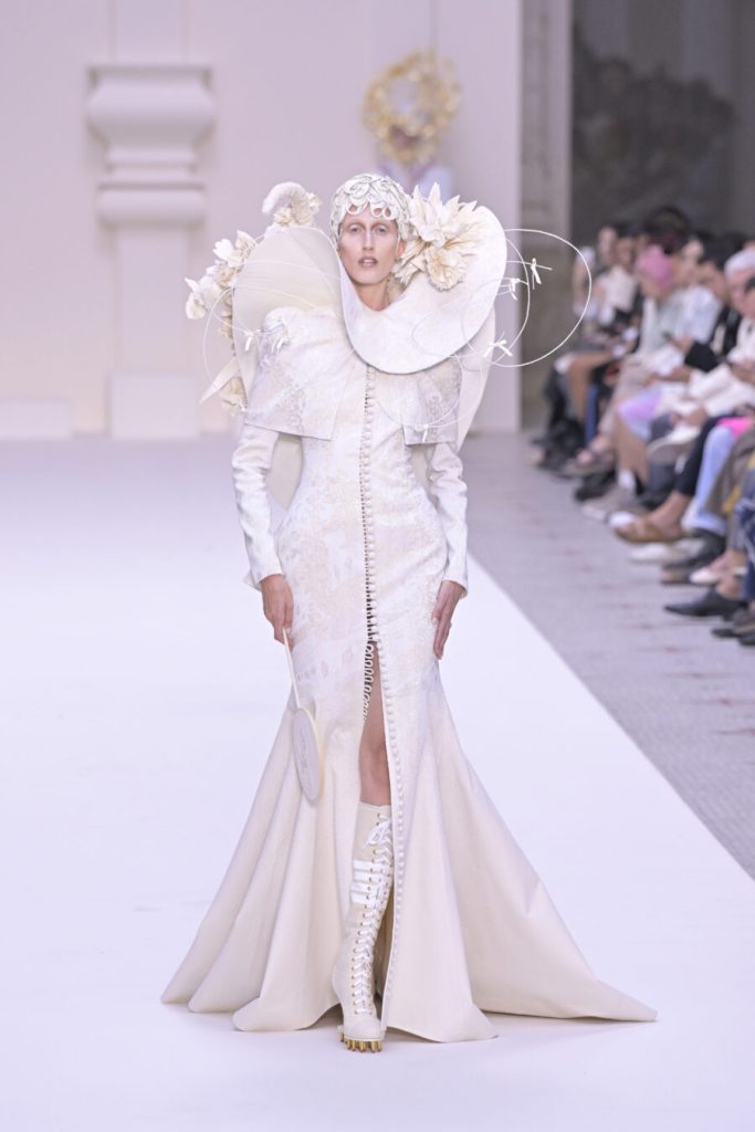 Kiệt tác nghệ thuật của Thom Browne trên sàn diễn Haute Couture Thu Đông 2024-2025.