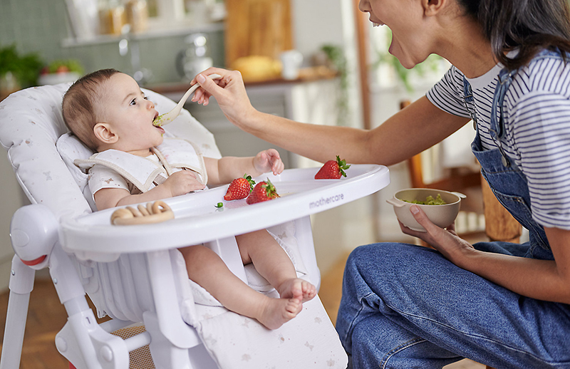 Tạo cảm giác thoải mái, thích thú khi ăn cho bé